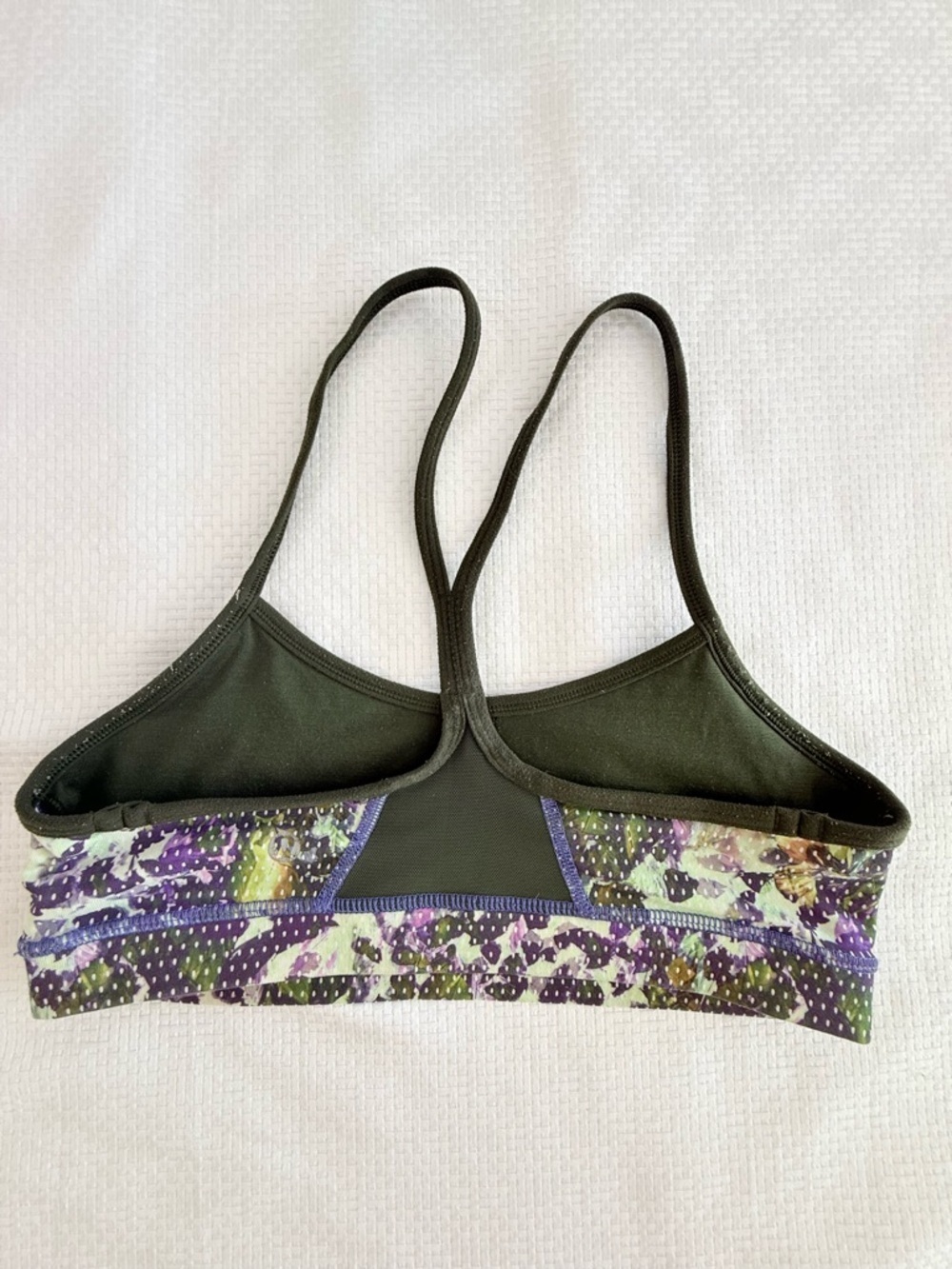 LULULEMON Flow Y Bra IV
Floral Sport White Multi / Gator Green | W2848S - Picture 5 of 11